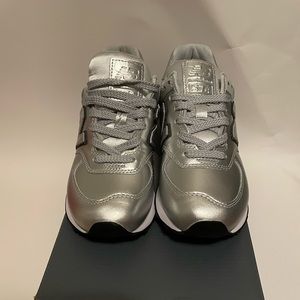 New Balance 574 Classics Traditionnels WL574PN2 silver metallic Size 5 Women